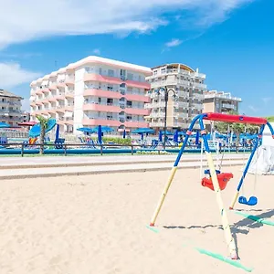 https://apollo-lido-di-jesolo.hotelinveneto.com