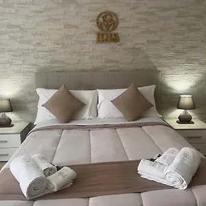 https://iris-ortigia-apartments.sicilyhotelsitaly.net